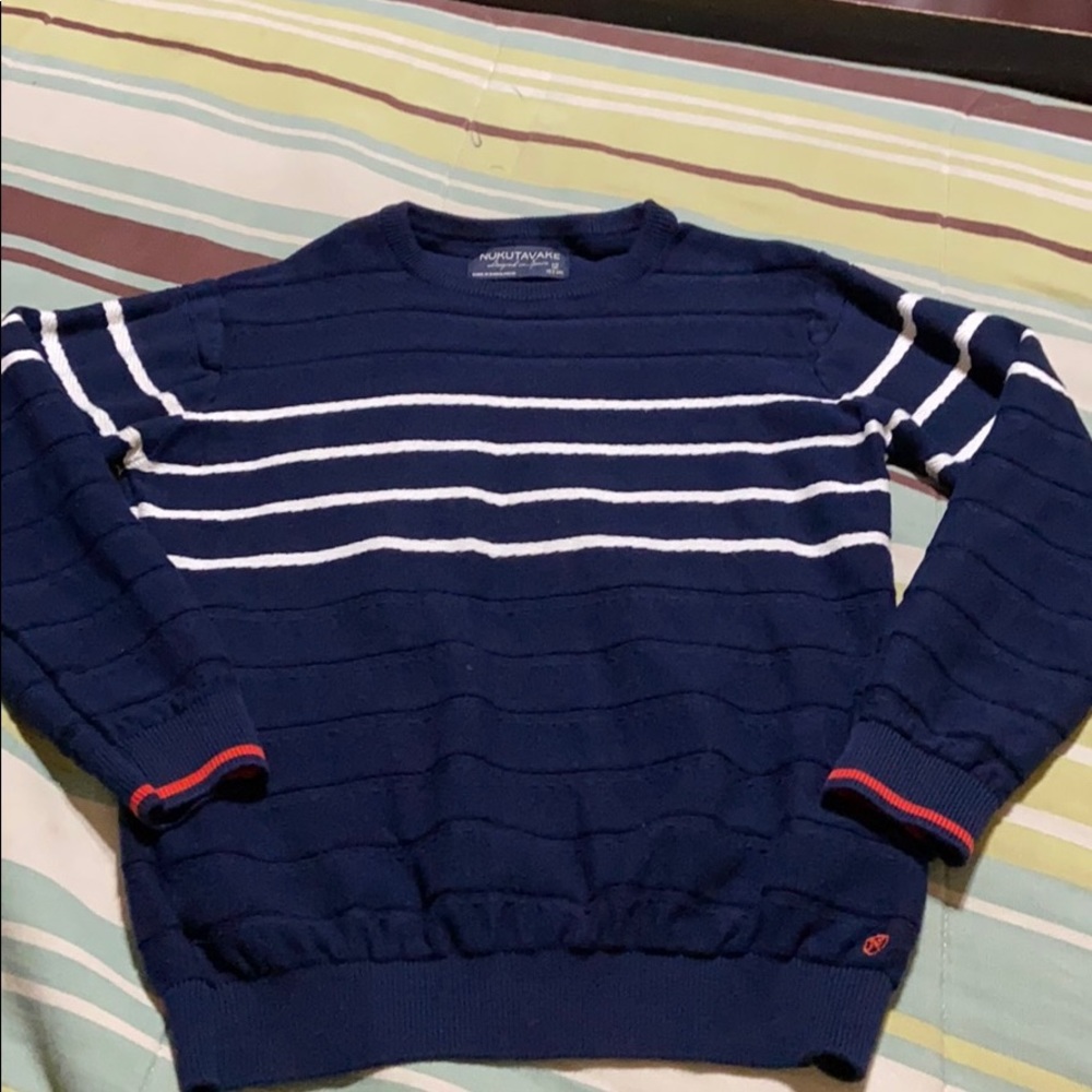 Nukutavake Brand Pullover Sweater.  EUC!